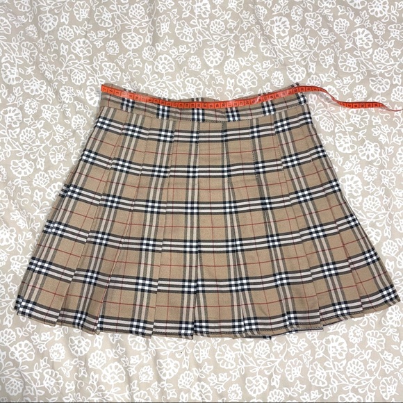 New beige pleated mini skirt - Picture 1 of 4